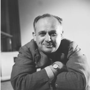Dr. Moshe Feldenkrais, utemeljitelj metode Feldenkrais, okoli leta 1957
